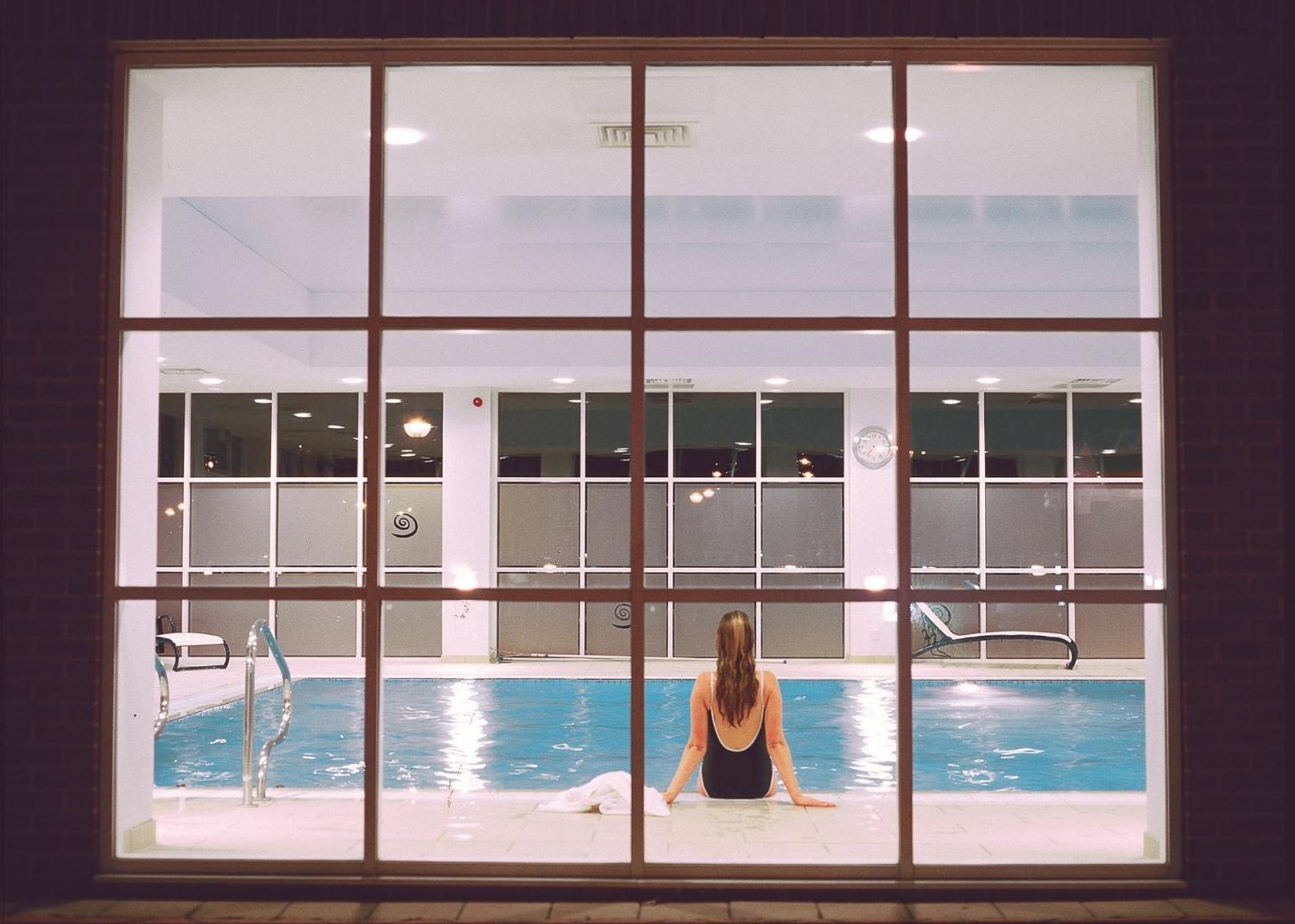 Regency Park Hotel, Health Club & Spa Тэтчем Экстерьер фото