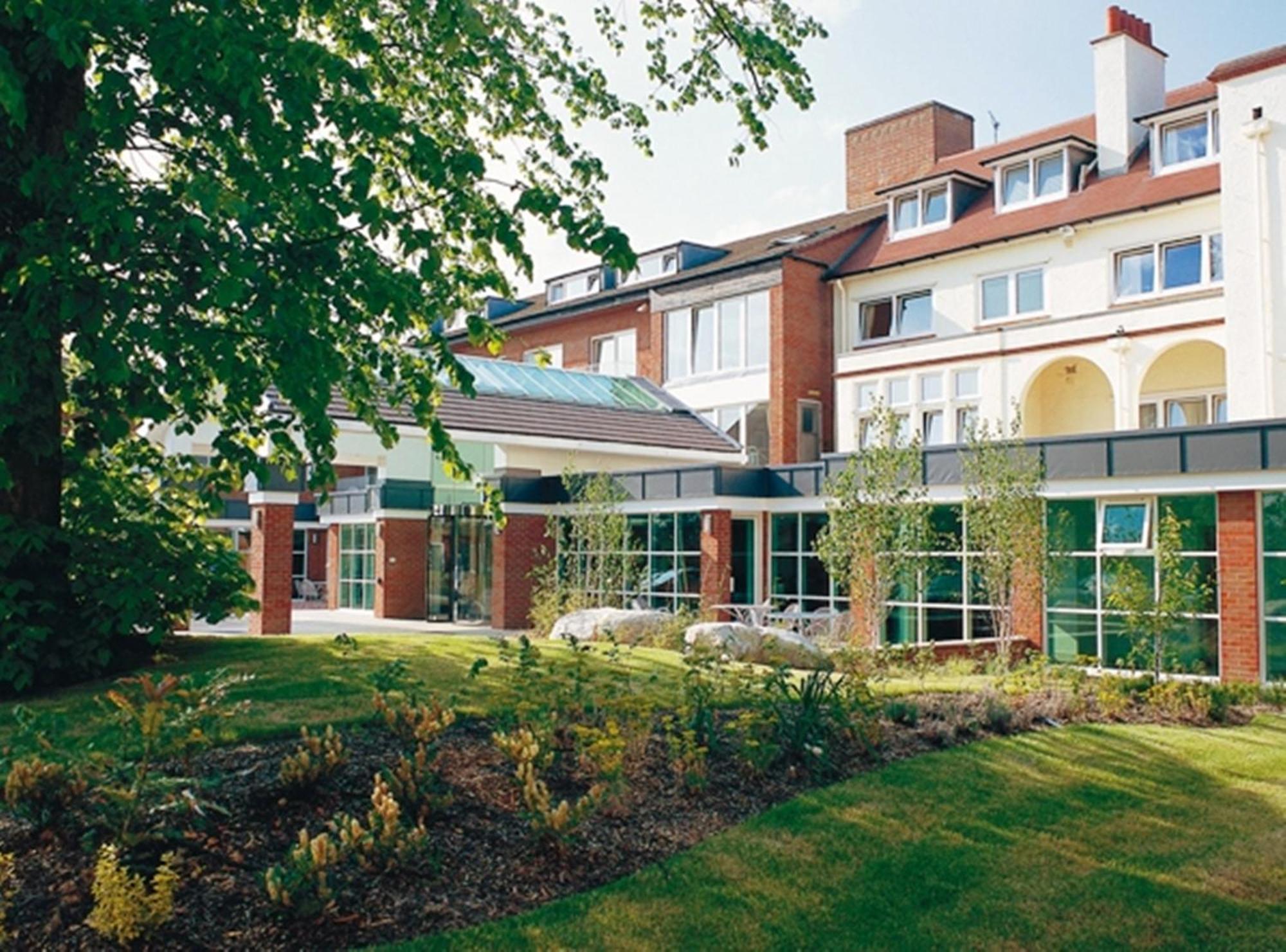Regency Park Hotel, Health Club & Spa Тэтчем Экстерьер фото