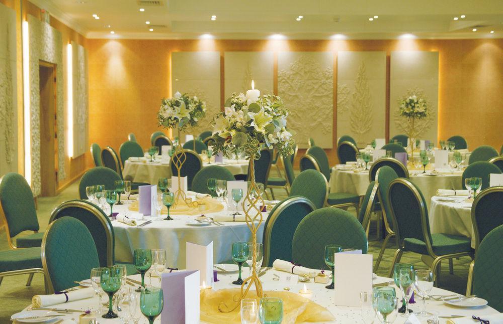 Regency Park Hotel, Health Club & Spa Тэтчем Экстерьер фото