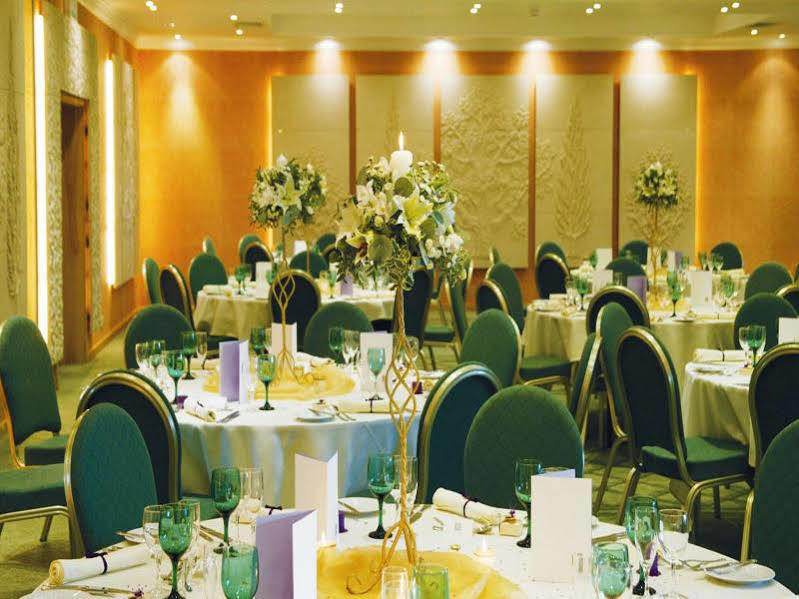 Regency Park Hotel, Health Club & Spa Тэтчем Экстерьер фото