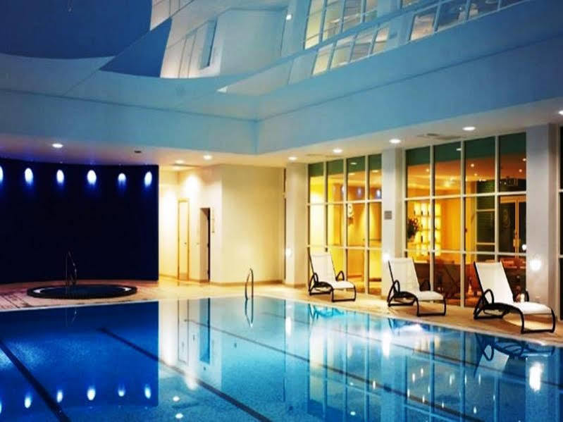 Regency Park Hotel, Health Club & Spa Тэтчем Экстерьер фото