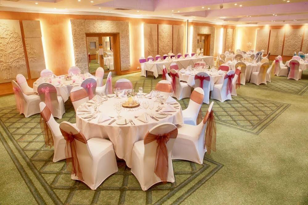 Regency Park Hotel, Health Club & Spa Тэтчем Экстерьер фото