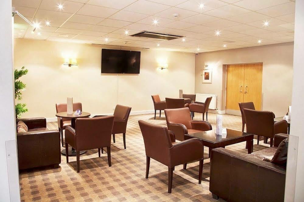 Regency Park Hotel, Health Club & Spa Тэтчем Экстерьер фото